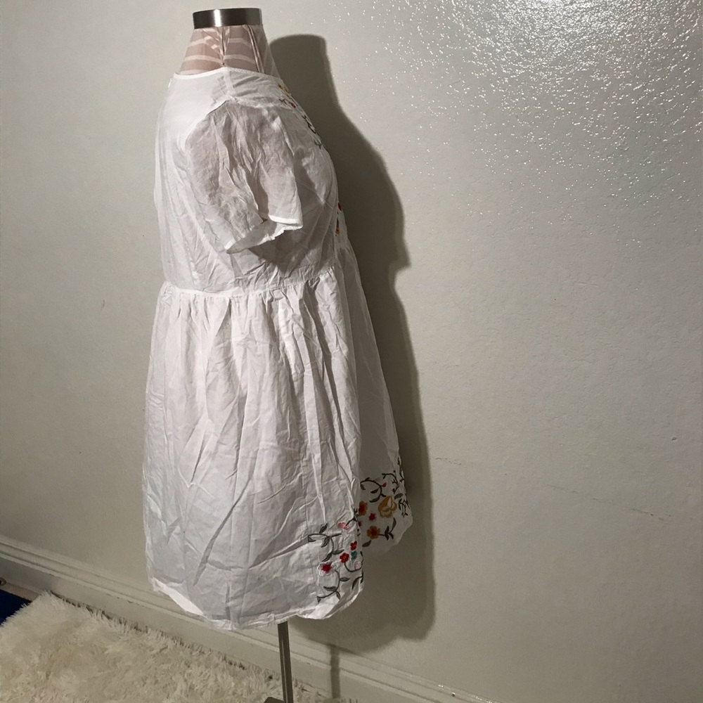 Embroided dress - Picture 3 of 6